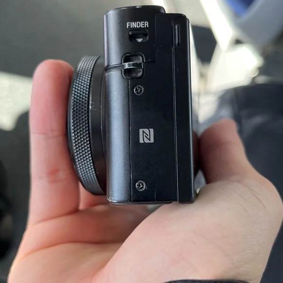 Sony RX100 mark 6 camera - Picture 6 of 13